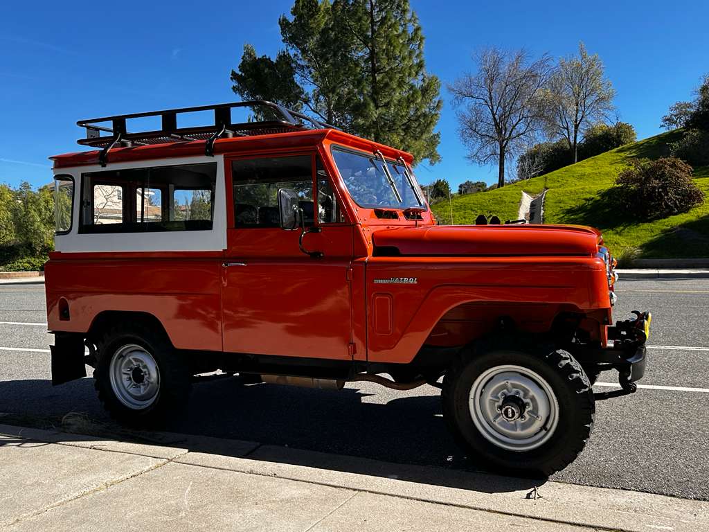 Open Flap Rack 1974 Nissan Patrol LG60 for Sale – Los Angeles, CA